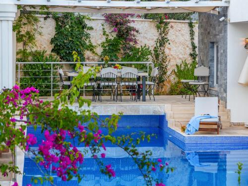 Kalkan Villa Sleeps 10 Air Con Wifi