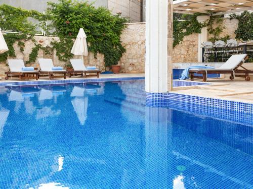 Kalkan Villa Sleeps 10 Air Con Wifi