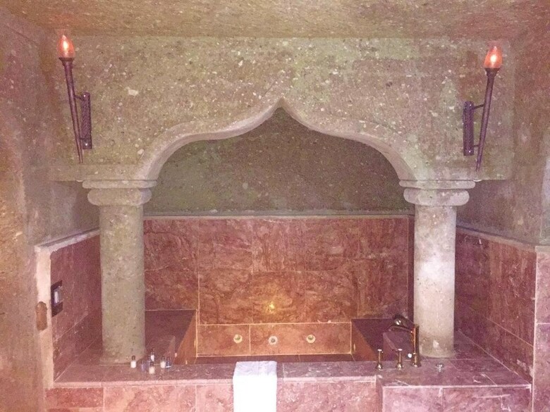 Hotel Oread Cave Suites