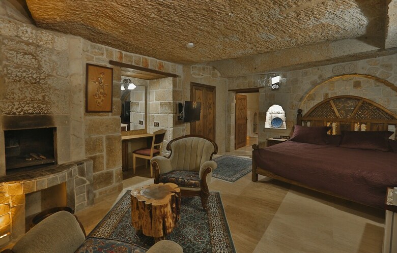 Hotel Oread Cave Suites