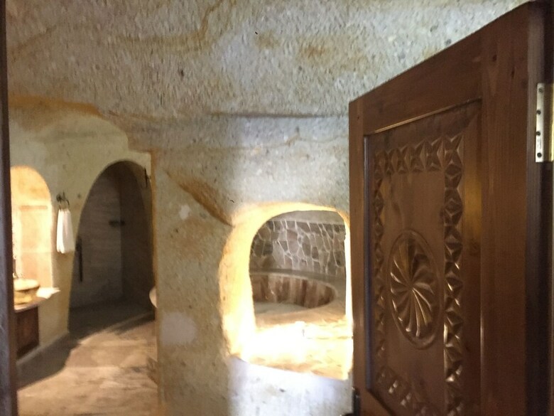 Hotel Oread Cave Suites