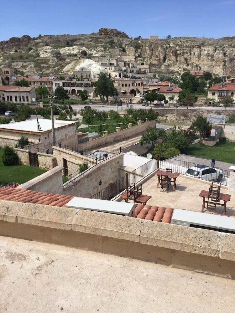 Hotel Oread Cave Suites