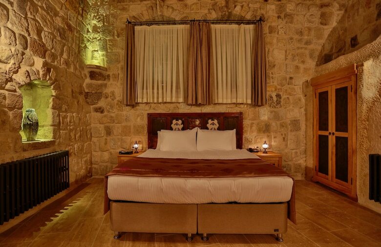 Hotel Acropolis Cave Suite