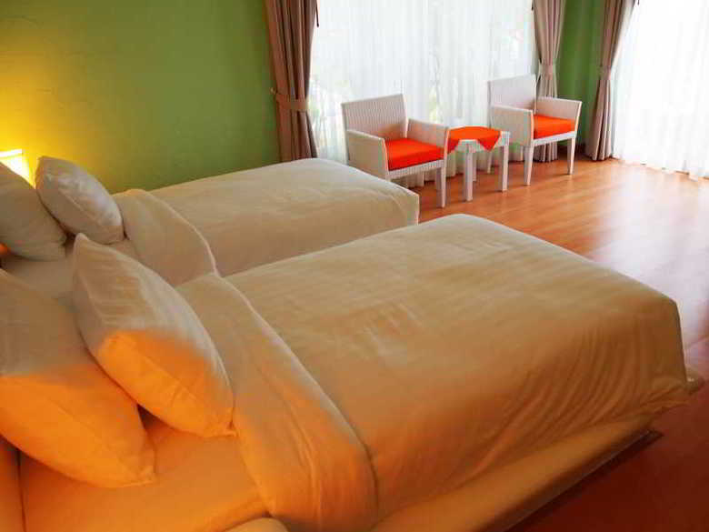 Hotel The Chalet Phuket Resort