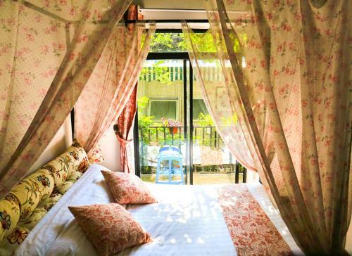 Canal Town Girl's Home
