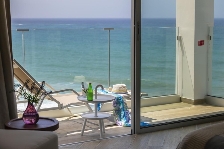 Leonardo Plaza Cypria Maris Beach Hotel & Spa