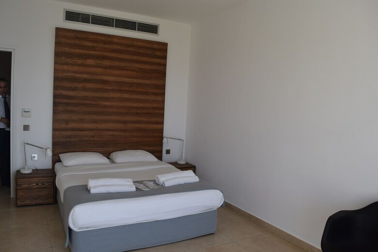 Amphora Hotel & Suites