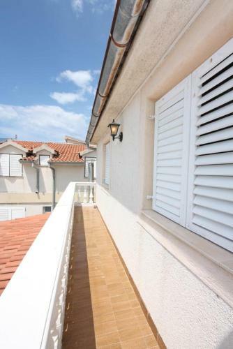 Apartments By The Sea Jezera (murter) - 5123