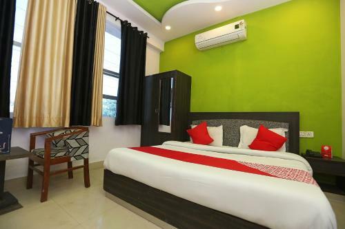 Oyo 19802 Hotel Anant Plaza
