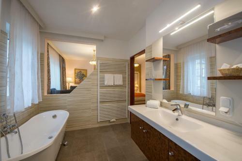Schl�ssl Hotel Kindl