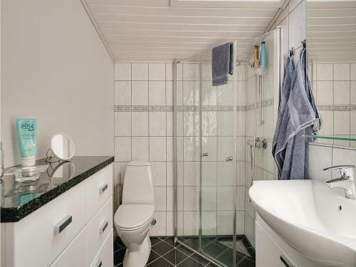 Four-bedroom Holiday Home In Vaggerlose