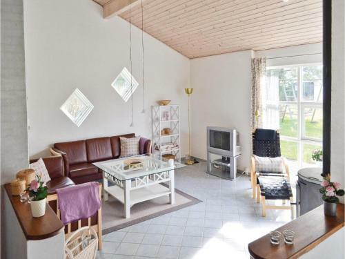 Four-bedroom Holiday Home In Vaggerlose
