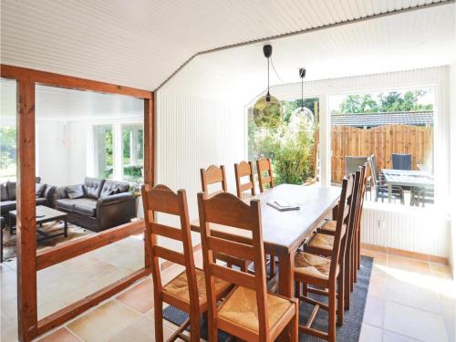 Four-bedroom Holiday Home In Vaggerlose