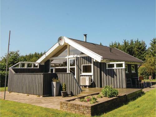 Two-bedroom Holiday Home In Lokken