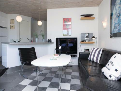 Four-bedroom Holiday Home In Lokken