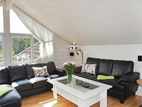 Four-bedroom Holiday Home In Lokken