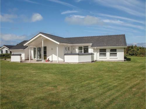 Four-bedroom Holiday Home In Hjorring