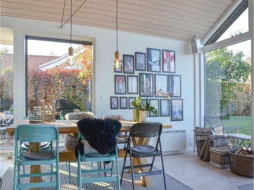 Three-bedroom Holiday Home In Tisvildeleje