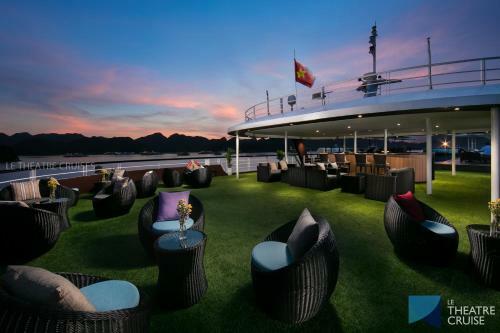Le Theatre Cruises - Wonder On Lan Ha Bay