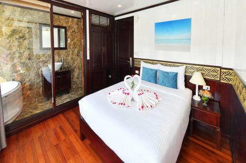 Halong Sapphire Cruise