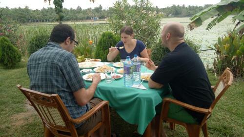 Hostal Heritage Lake View