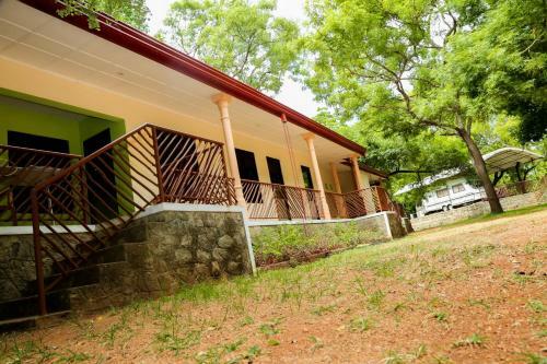 Malwathu Oya Caravan Park