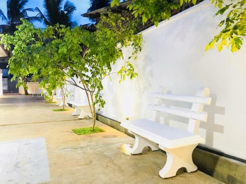 Hostal Royal White Tourist Rest