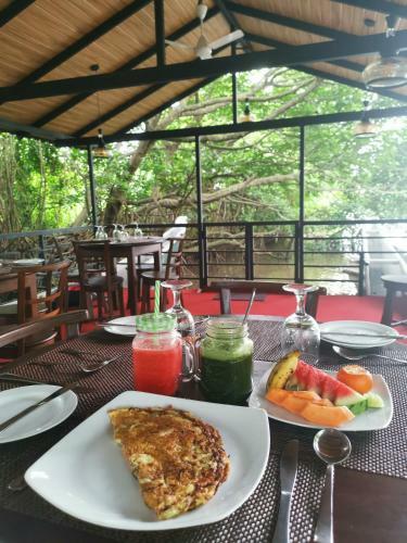 Hotel Nature Cabanas & Floating Restaurant