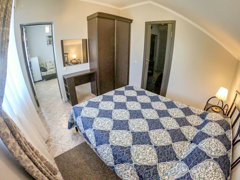 Hostal Alexandra Guest House