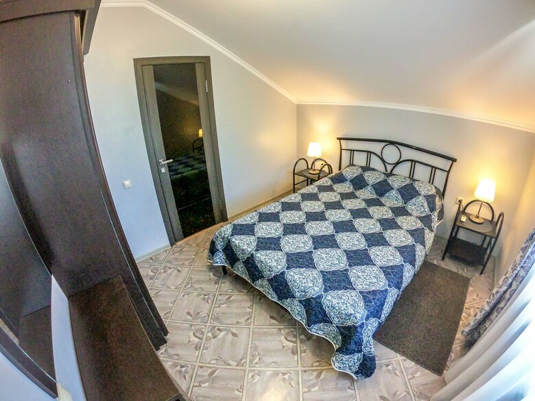 Hostal Alexandra Guest House