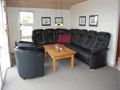 Four-bedroom Holiday Home In Blavand