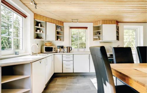 Four-bedroom Holiday Home In Blavand
