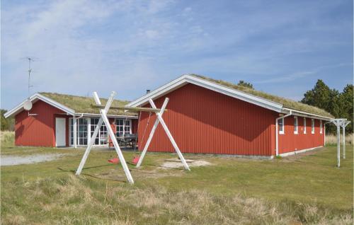 Six-bedroom Holiday Home In Blavand