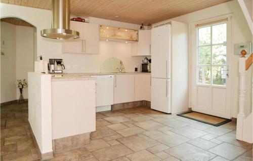 Four-bedroom Holiday Home In Blavand