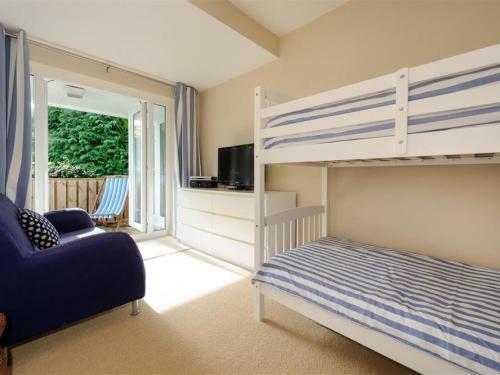 Modern Holiday Home In Llanbedrog With Private Garden