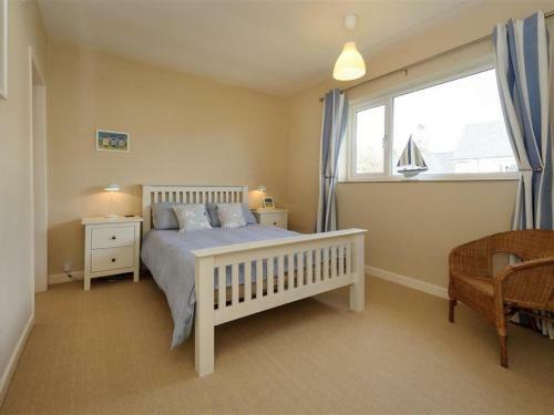 Modern Holiday Home In Llanbedrog With Private Garden
