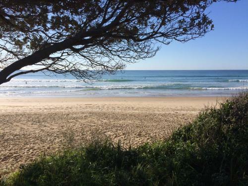 Tallowood Beachfront Cottage