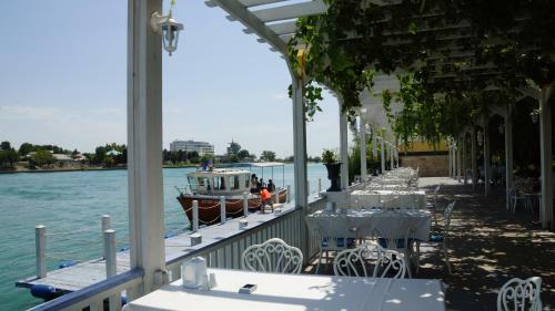 River Side Hotel