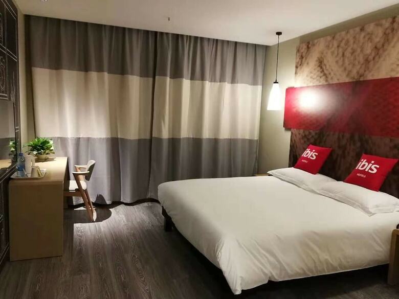Ibis Guangyuan City Square Hotel