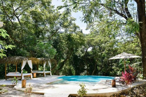 Driftwood Glamping & Boutique Hotel