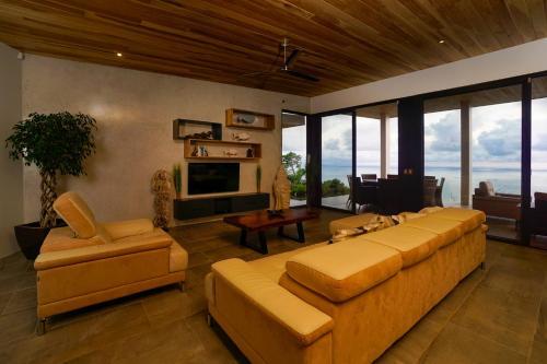 Hermosa Retreat Hr5 Luxury Villa