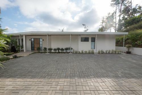 Hermosa Retreat Hr5 Luxury Villa