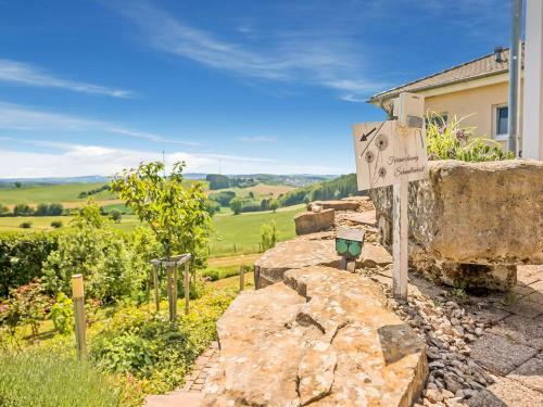 Charming Apartment In Weinsheim With Garden
