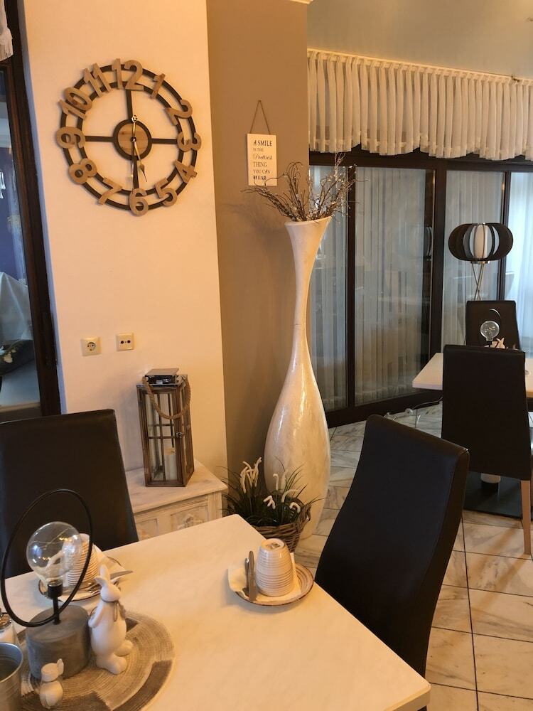 Hostal Pension Ottenheide