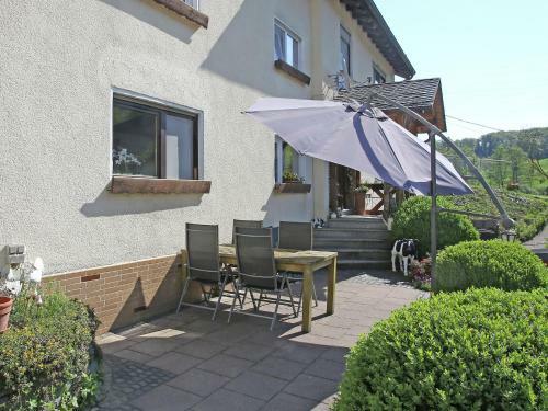 Quaint Holiday Home In Katzwinkel Near River