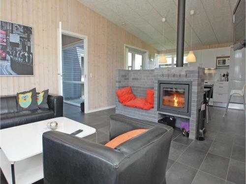 Four-bedroom Holiday Home With A Fireplace In Haderslev