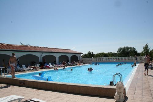 Three-bedroom Holiday Home In Tranek�r 3