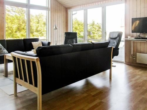 Three-bedroom Holiday Home In Harbo�re 21