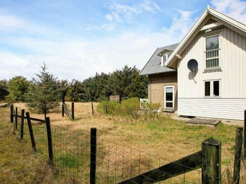 Four-bedroom Holiday Home In Harbo�re 9