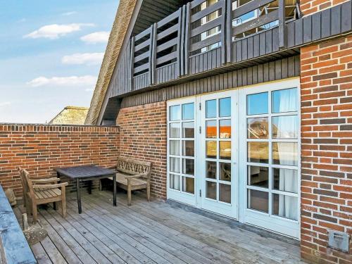 Three-bedroom Holiday Home In Harbo�re 1